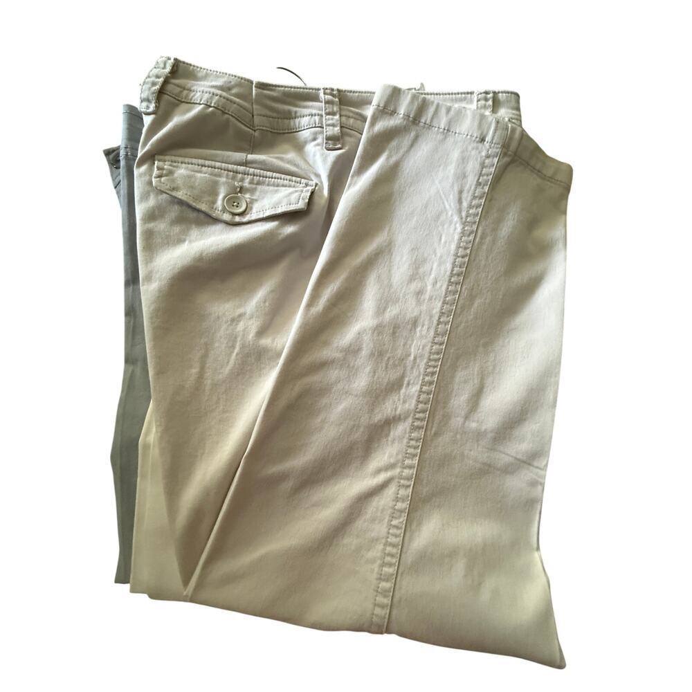 St. John’s Bay khaki 25” L capri’s size 12 | GUC